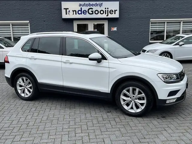 Photo 1 : Volkswagen Tiguan 2017 Petrol