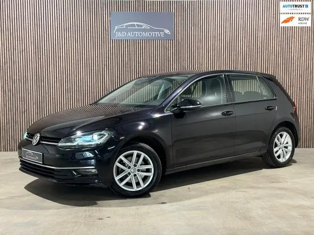 Photo 1 : Volkswagen Golf 2017 Petrol