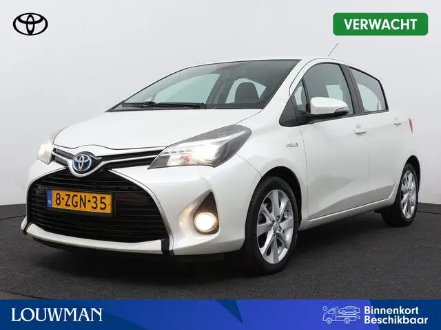 Photo 1 : Toyota Yaris 2015 Hybrid