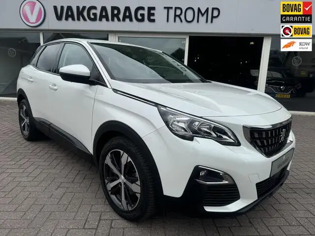 Photo 1 : Peugeot 3008 2018 Petrol