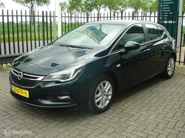 Photo 1 : Opel Astra 2018 Petrol