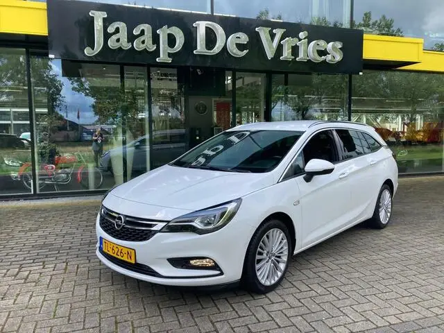 Photo 1 : Opel Astra 2018 Essence