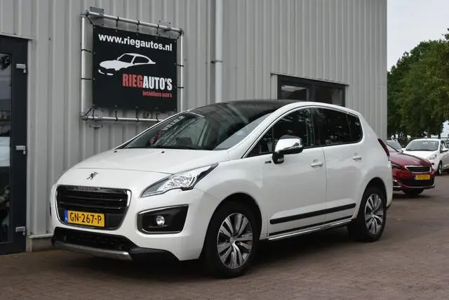 Photo 1 : Peugeot 3008 2015 Petrol