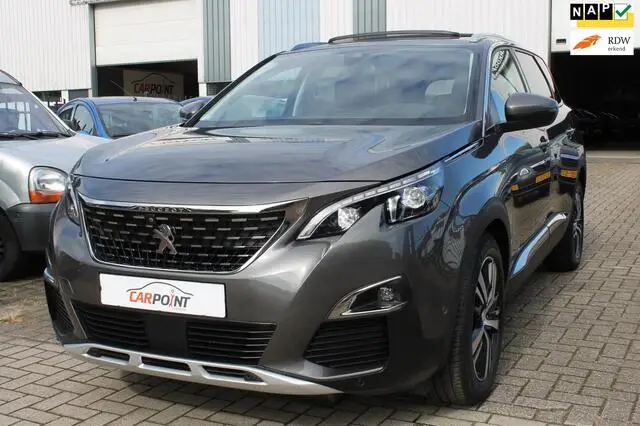 Photo 1 : Peugeot 5008 2019 Essence