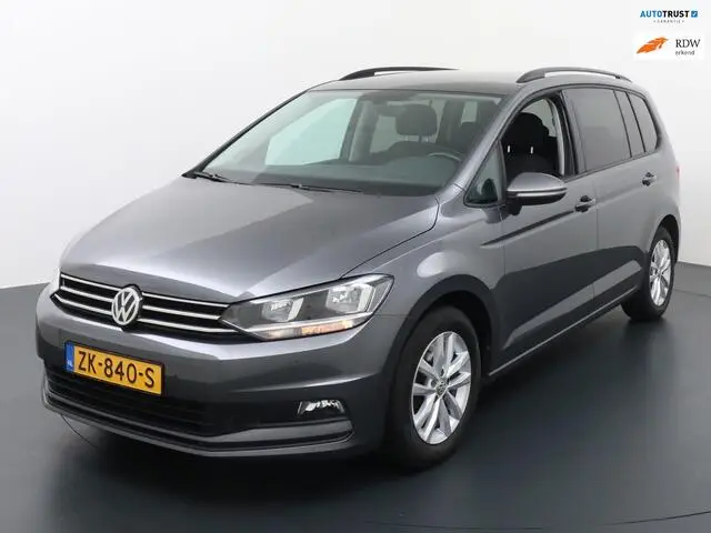 Photo 1 : Volkswagen Touran 2019 Essence