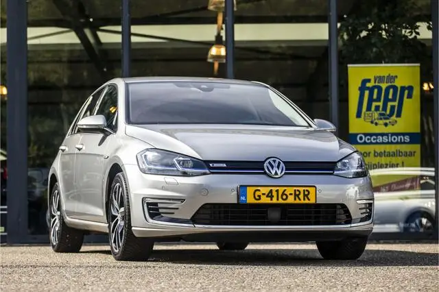 Photo 1 : Volkswagen Golf 2019 Electric