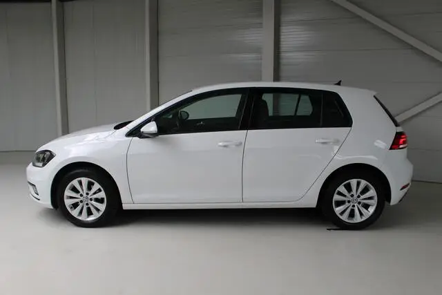 Photo 1 : Volkswagen Golf 2019 Essence