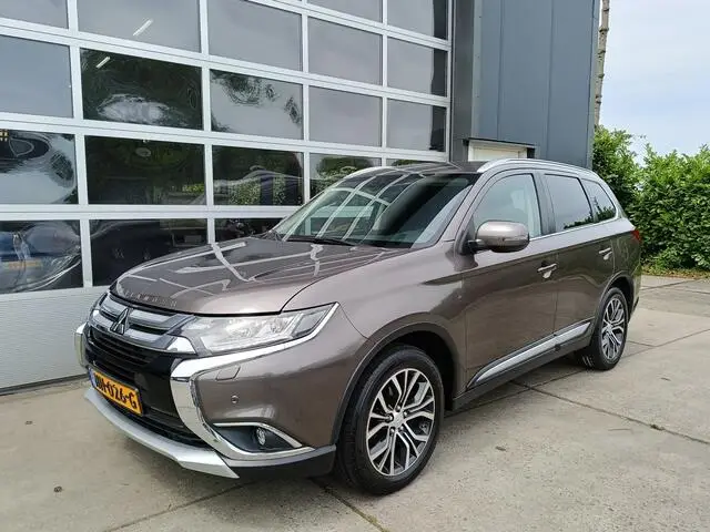 Photo 1 : Mitsubishi Outlander 2017 Essence