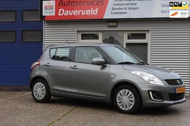 Photo 1 : Suzuki Swift 2015 Petrol