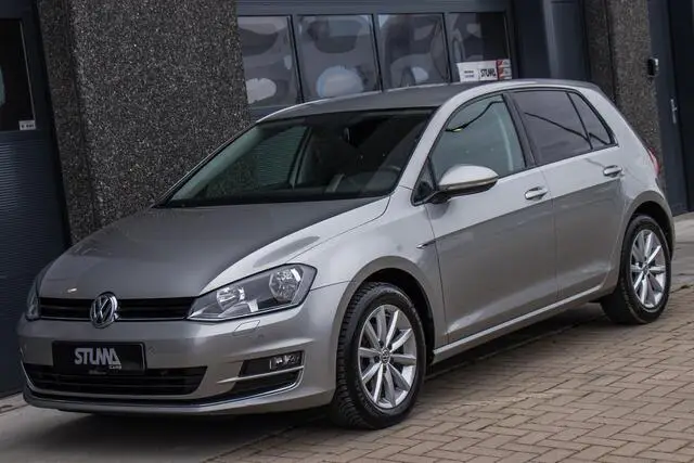 Photo 1 : Volkswagen Golf 2015 Essence