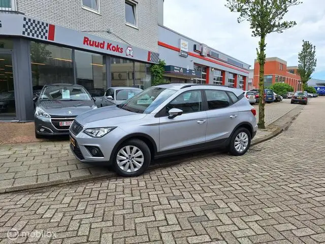 Photo 1 : Seat Arona 2018 Petrol