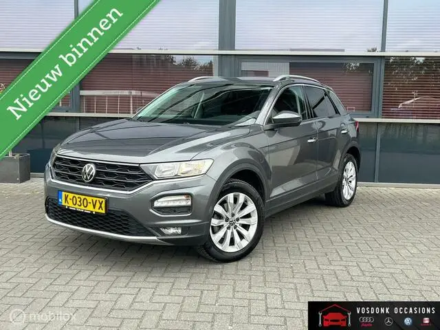 Photo 1 : Volkswagen T-roc 2021 Essence