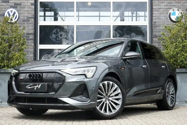 Photo 1 : Audi E-tron 2021 Électrique