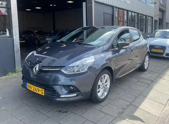 Photo 1 : Renault Clio 2017 Essence