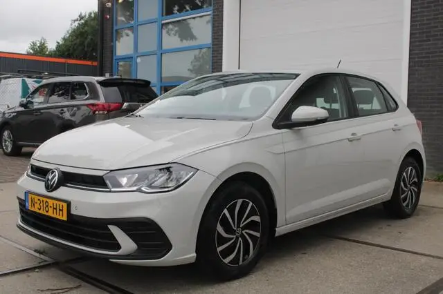 Photo 1 : Volkswagen Polo 2021 Essence