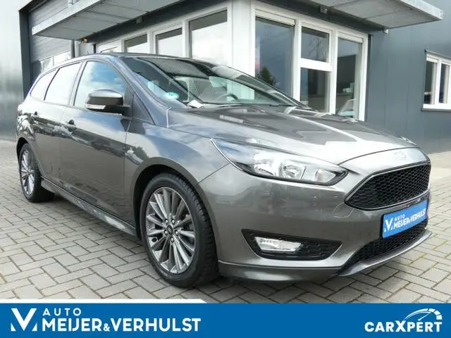 Photo 1 : Ford Focus 2018 Petrol