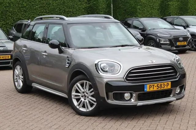 Photo 1 : Mini Countryman 2017 Essence