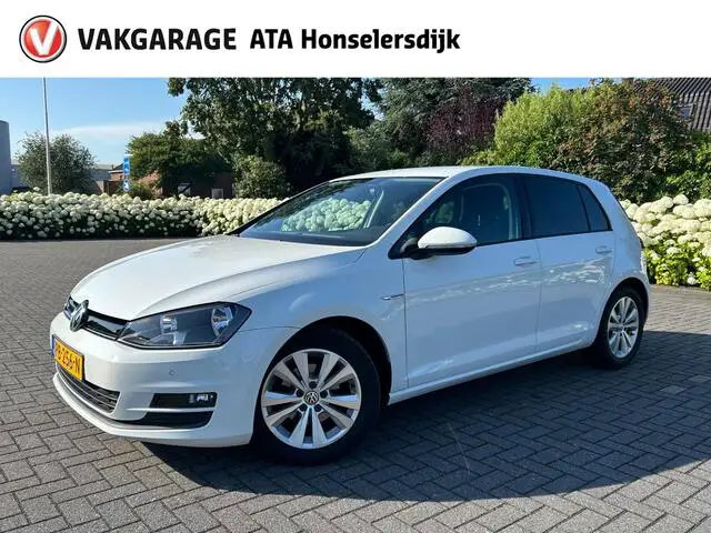 Photo 1 : Volkswagen Golf 2017 Petrol