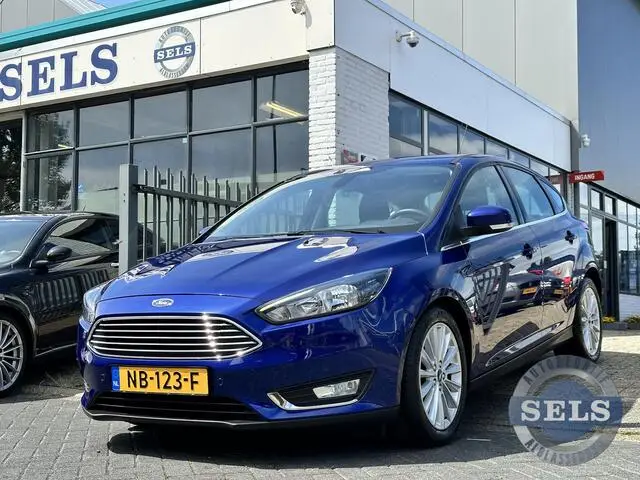 Photo 1 : Ford Focus 2017 Petrol