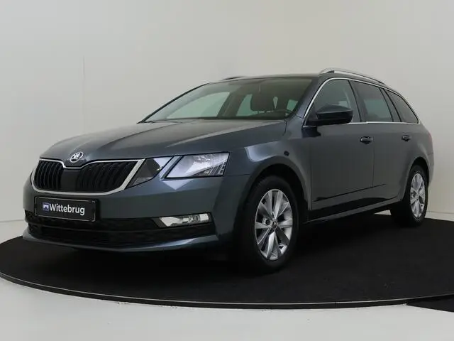 Photo 1 : Skoda Octavia 2019 Petrol