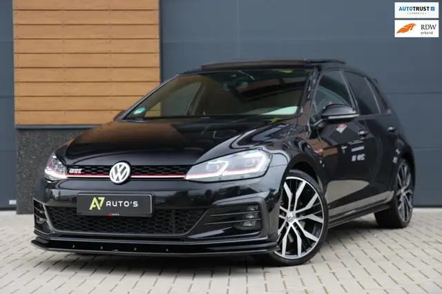 Photo 1 : Volkswagen Golf 2018 Petrol