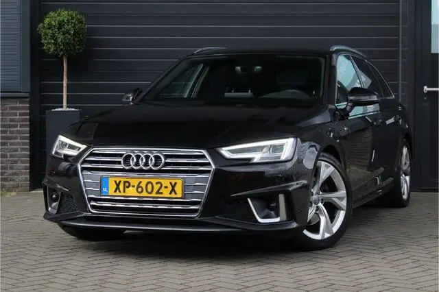 Photo 1 : Audi A4 2019 Hybride