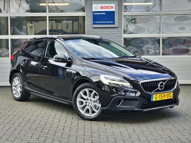 Photo 1 : Volvo V40 2019 Petrol