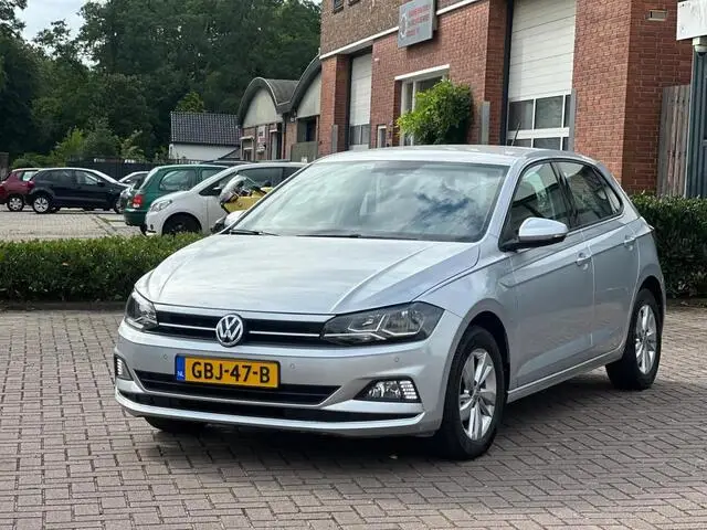 Photo 1 : Volkswagen Polo 2017 Petrol