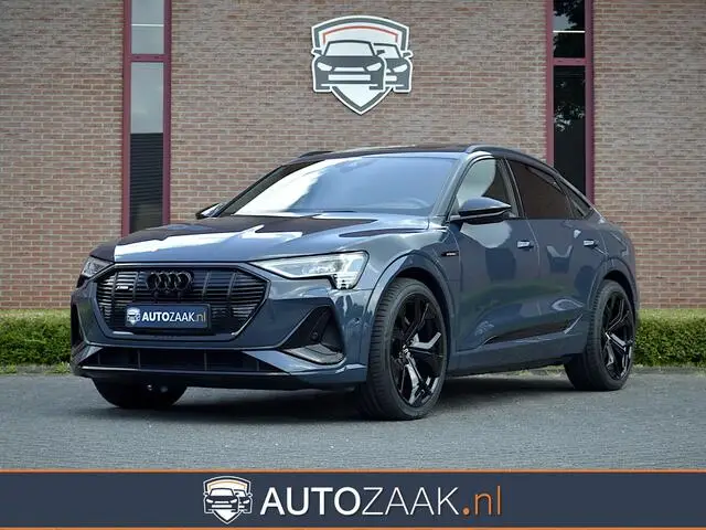 Photo 1 : Audi E-tron 2021 Electric