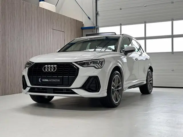 Photo 1 : Audi Q3 2021 Hybrid