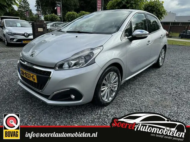 Photo 1 : Peugeot 208 2018 Essence