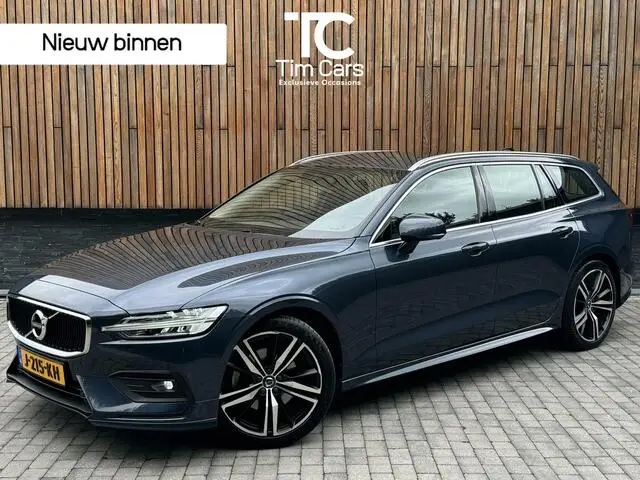 Photo 1 : Volvo V60 2020 Petrol