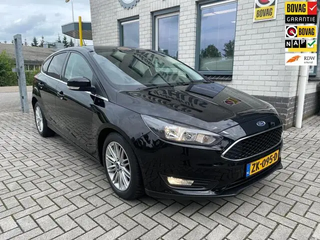 Photo 1 : Ford Focus 2018 Petrol