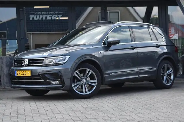 Photo 1 : Volkswagen Tiguan 2019 Essence