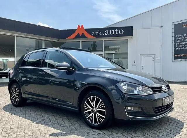 Photo 1 : Volkswagen Golf 2016 Petrol