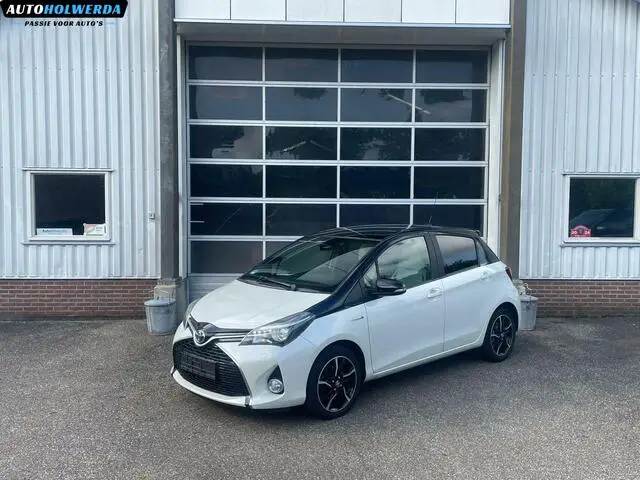 Photo 1 : Toyota Yaris 2016 Hybrid