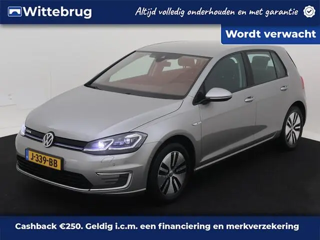 Photo 1 : Volkswagen Golf 2020 Électrique