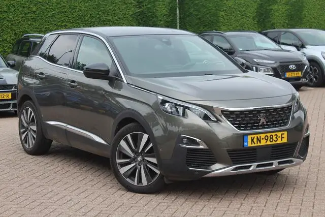 Photo 1 : Peugeot 3008 2016 Essence