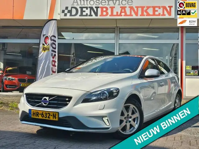 Photo 1 : Volvo V40 2015 Petrol