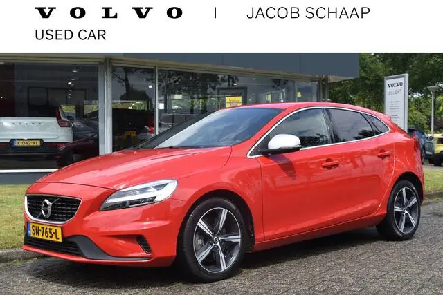 Photo 1 : Volvo V40 2018 Petrol