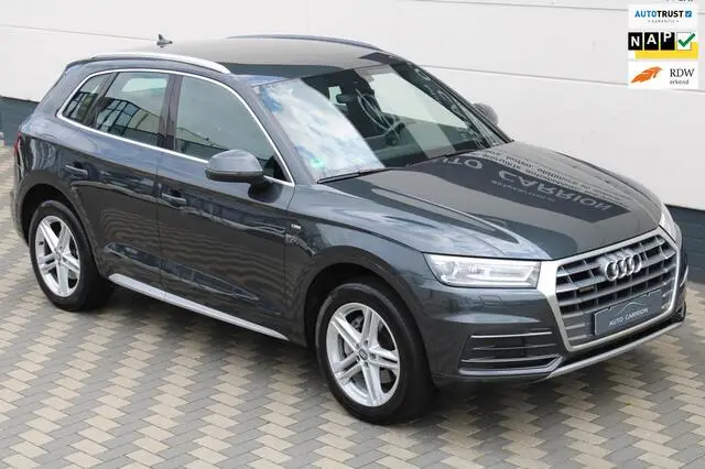 Photo 1 : Audi Q5 2018 Essence