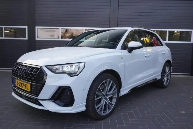 Photo 1 : Audi Q3 2019 Essence