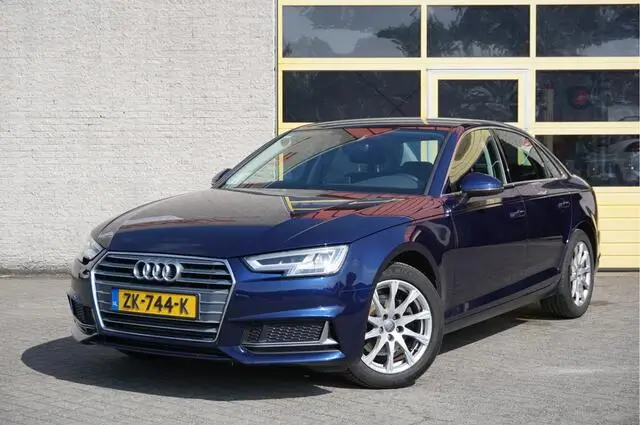 Photo 1 : Audi A4 2019 Hybride