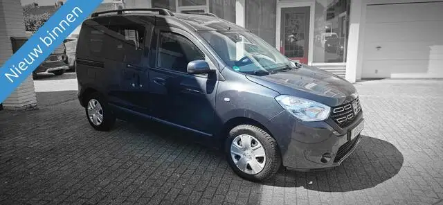 Photo 1 : Dacia Dokker 2018 Petrol