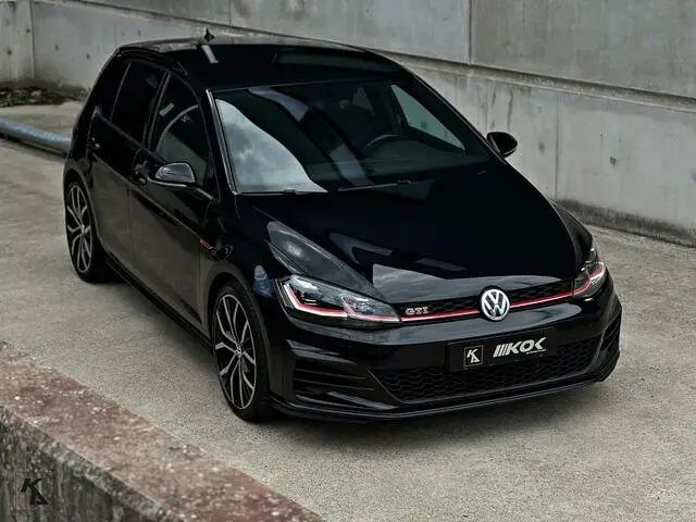 Photo 1 : Volkswagen Golf 2019 Petrol