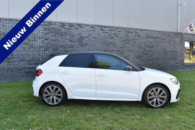 Photo 1 : Audi A1 2021 Essence