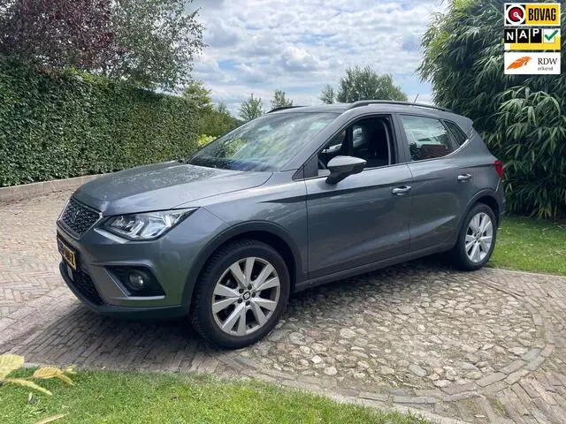 Photo 1 : Seat Arona 2017 Petrol