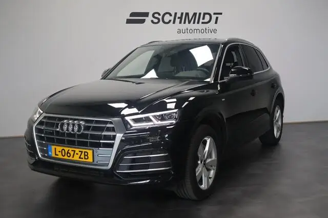 Photo 1 : Audi Q5 2020 Hybride