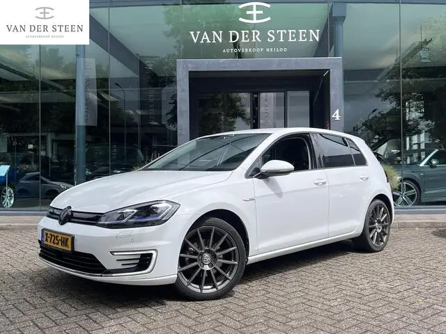 Photo 1 : Volkswagen Golf 2019 Électrique