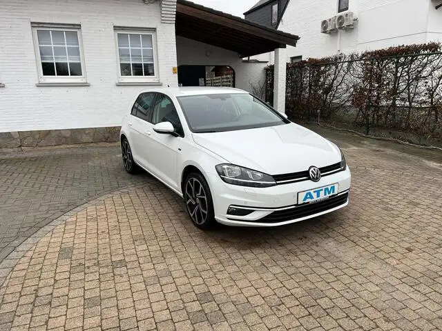 Photo 1 : Volkswagen Golf 2019 Petrol